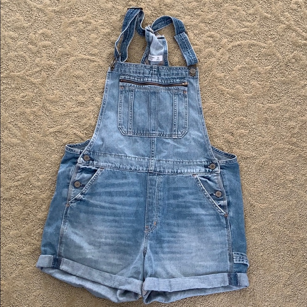 Abercrombie and Fitch denim overall shorts m